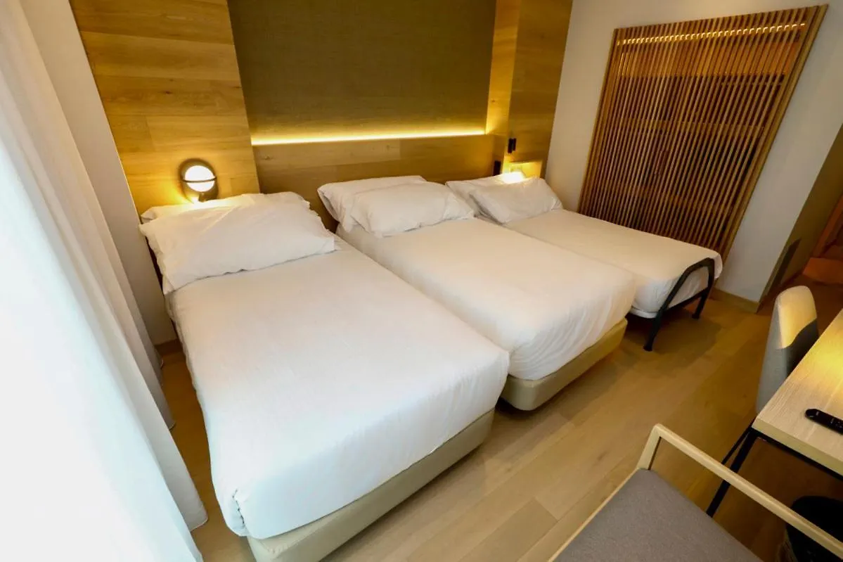 Hotel Zenit בילבאו 4*,